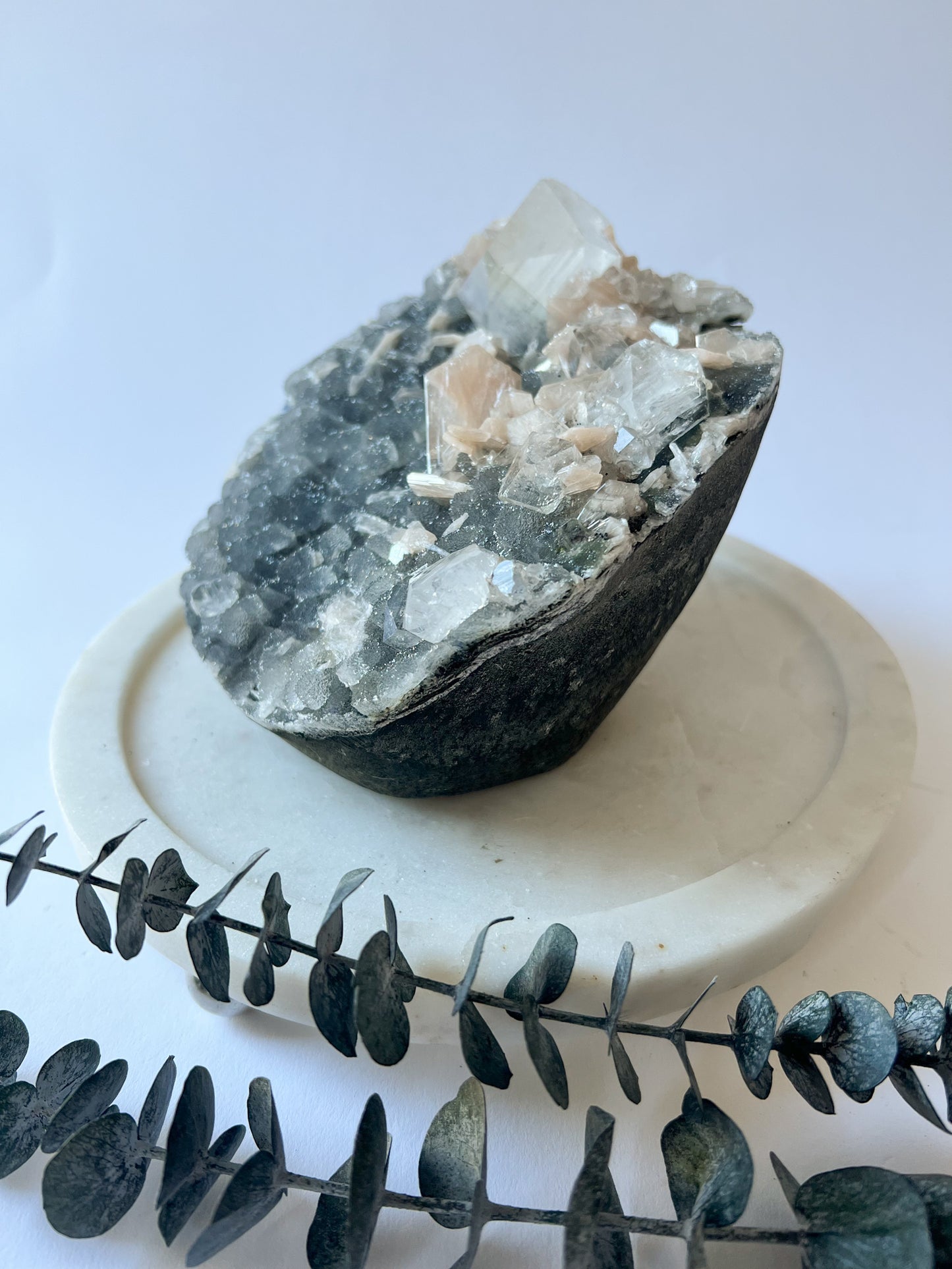 Apophyllite on blue Chalcedony with peach stillbite