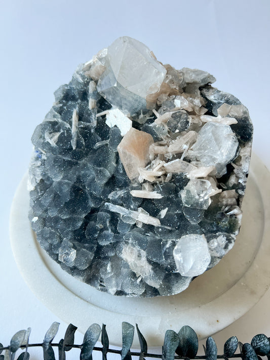 Apophyllite on blue Chalcedony with peach stillbite